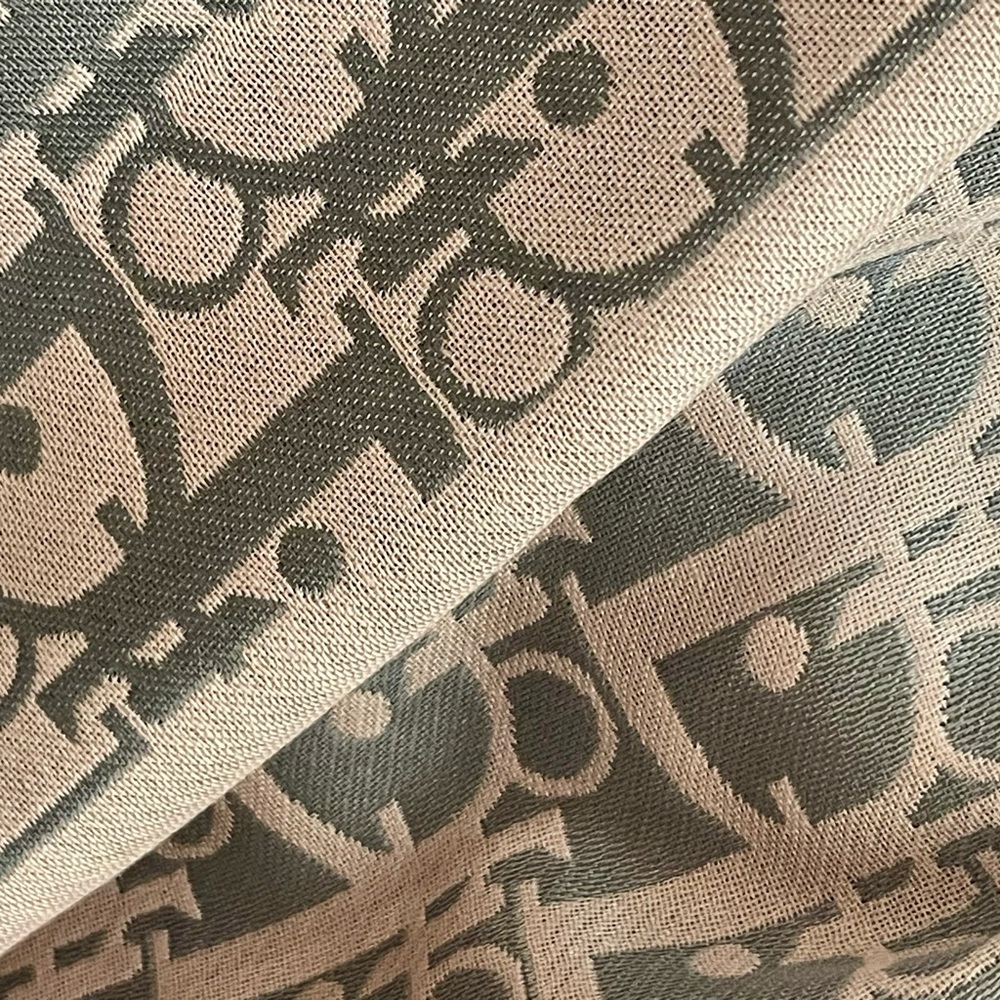 “ D i o r - Print “Luxurious Cashmere & Silk Monogram Oversized Scarf & Wrap - Picture 7 of 9